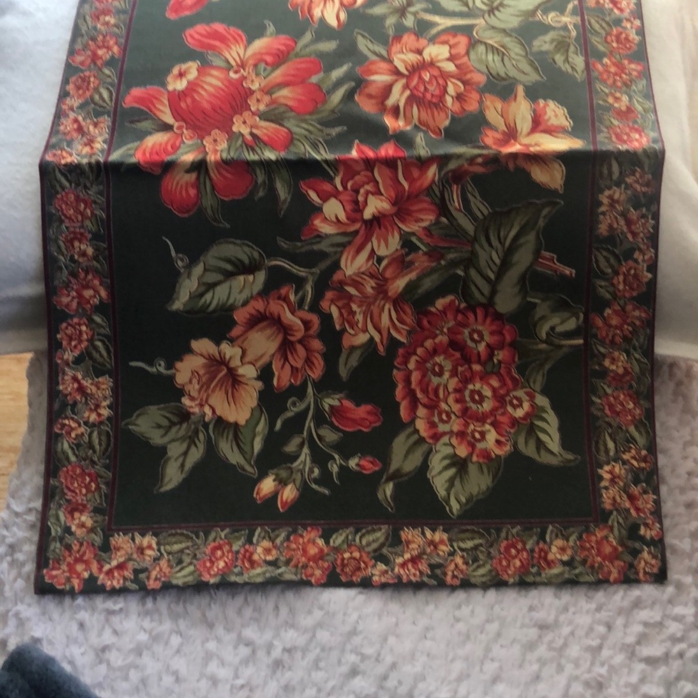 Floral Tapestry large tablecloth and placemats